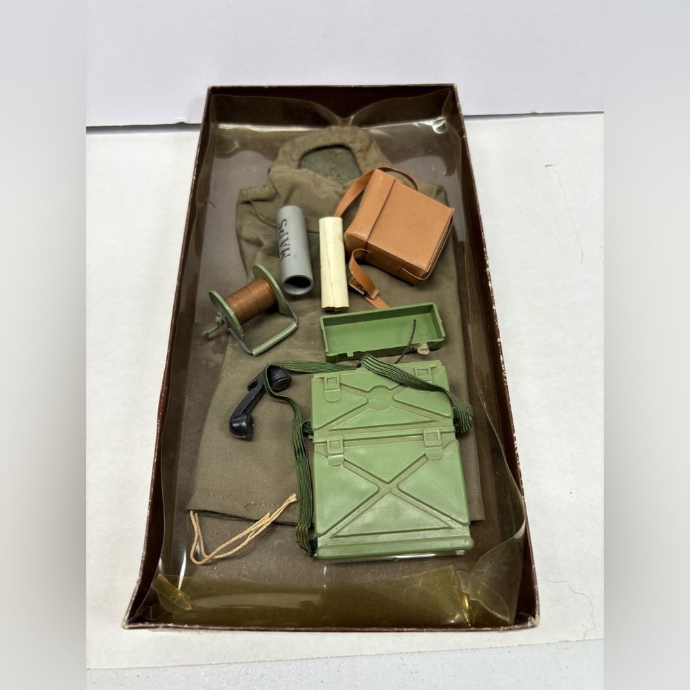 2004 GI JOE 40TH ANNIVERSARY ACTION SOLDIER COMMAND POST WINDOW SET - 1/6 SCALE